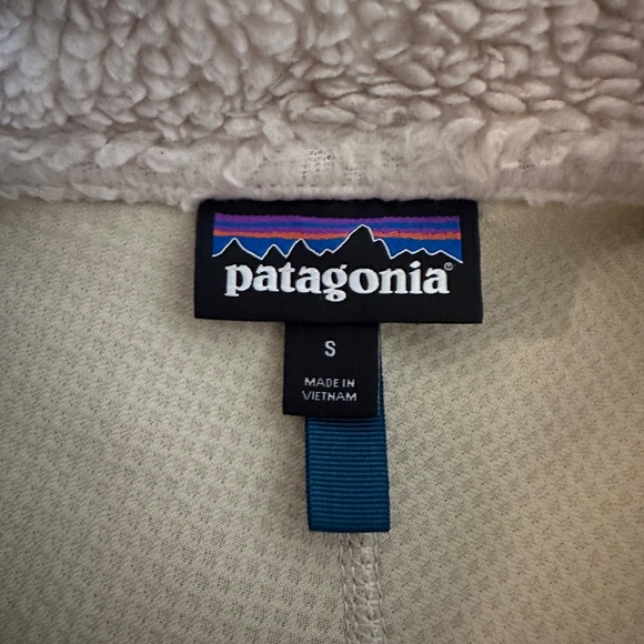 Patagonia Tan and Blue Fleece Jacket - Picture 7 of 10